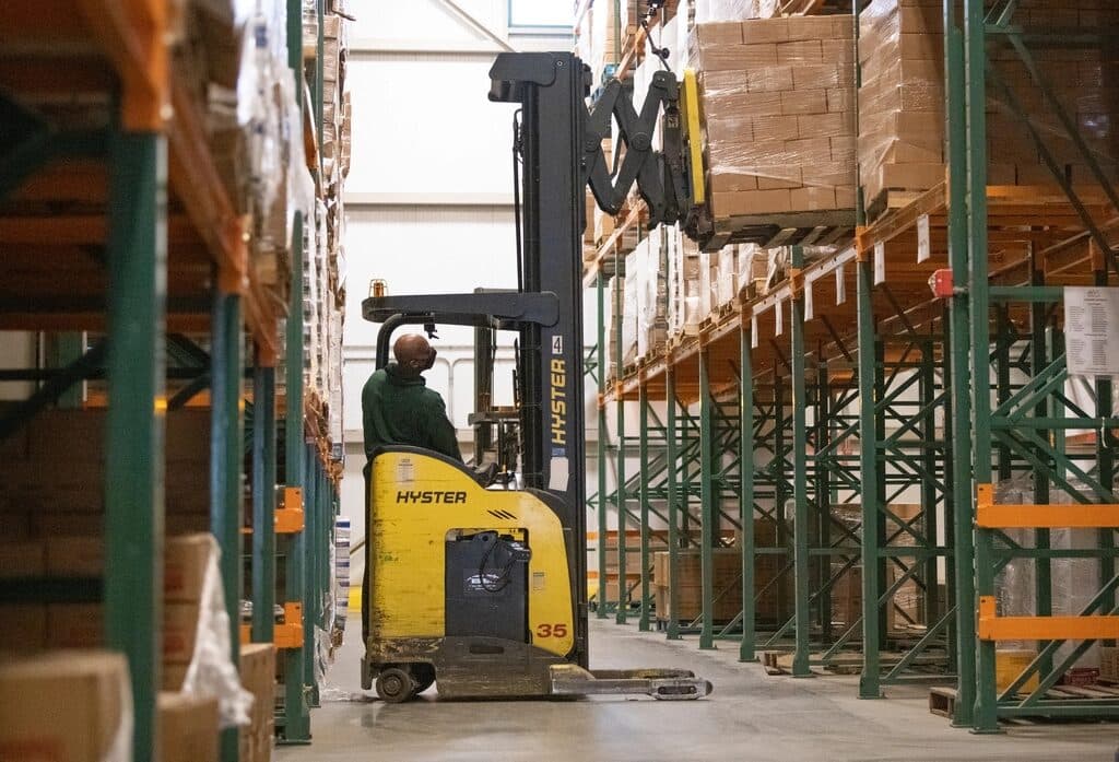 Warehouse storage and consolidation for high-volume supply